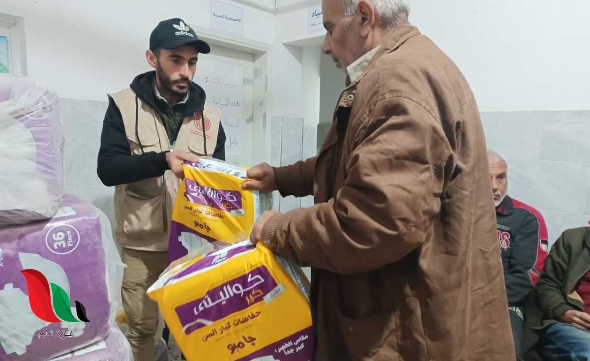 فتح باب التسجيل للاستفادة من بامبرز كبار السن في غزة