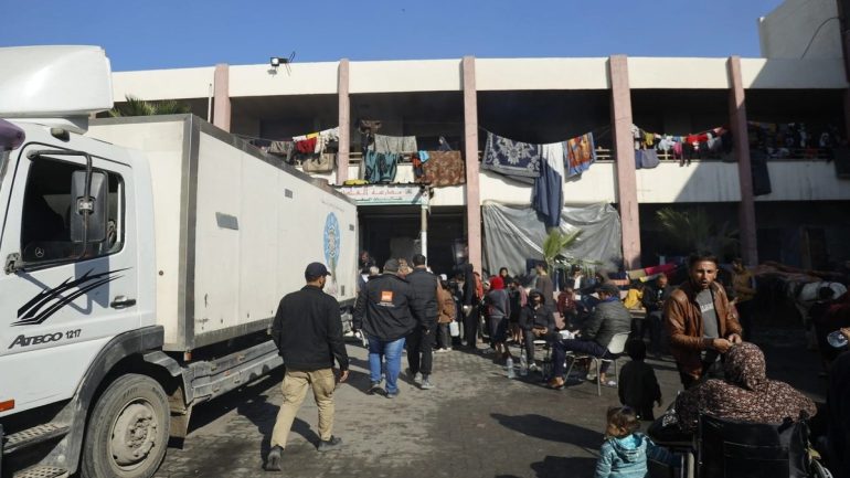 للمستفيدين فقط.. المجلس النرويجي يبدأ توزيع مساعدات 1000 شيكل في غزة