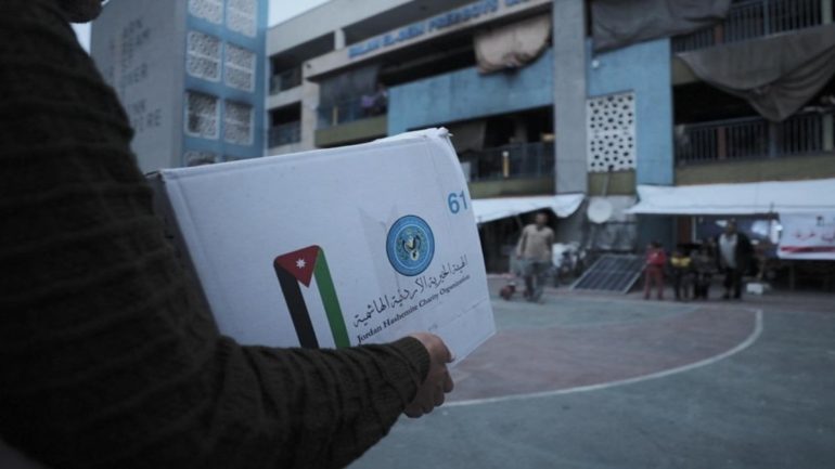 مساعدات غذائية جديدة بغزة.. رابط التسجيل للحصول على الكرتونة الأردنية