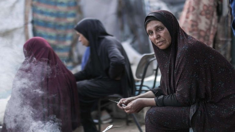 منحة 1270 شيكل للنساء والفتيات في غزة.. خطوات التسجيل والتحديث