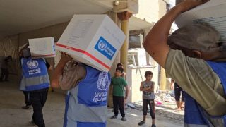 الأونروا تستأنف توزيع الكابونة الجديدة للأسر غير المستفيدة في غزة