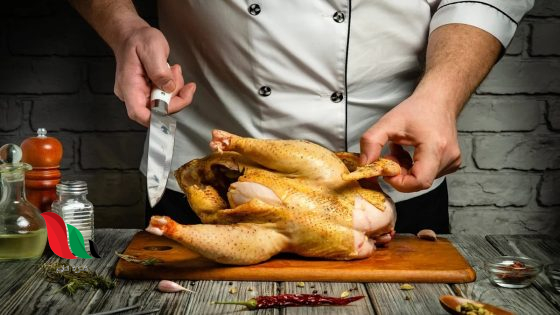 ماذا يحدث إذا أكلت الدجاج نيئا؟