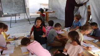 فرصة أخيرة في غزة: فتح التسجيل للطلبة المنقطعين عن الدراسة