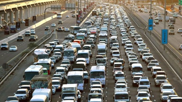 جدول تخفيض المخالفات المرورية في الإمارات ومواعيد الاستفادة منه