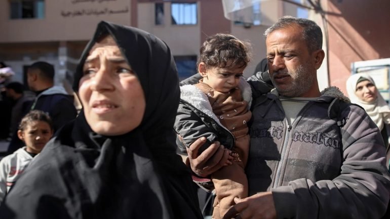 قرارات جديدة بشأن “مرافقين المرضى” المغادرين عبر معبر رفح