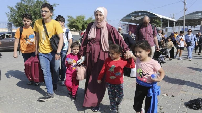 قبل السفر عبر معبر رفح.. وثيقة مهمة للأطفال أقل من 16 عامًا لتجنب التأخير