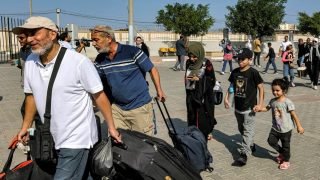 قيود جديدة على العائدين عبر معبر رفح.. إجراءات محتملة تخص الأطفال والأمتعة