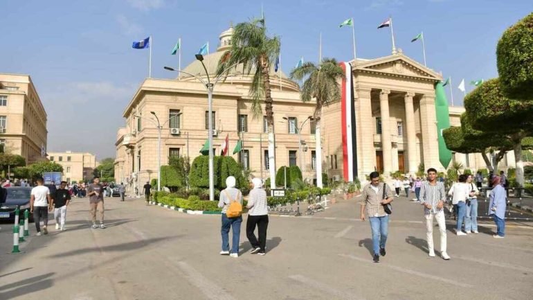 سفارة فلسطين بالقاهرة توضح آليات التقدم للمنح الجامعية في مصر