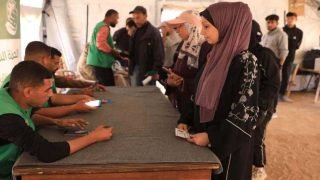 رابط مباشر للتسجيل.. جمعية نور المعرفة تفتح باب الاستفادة من المساعدات في غزة 2026